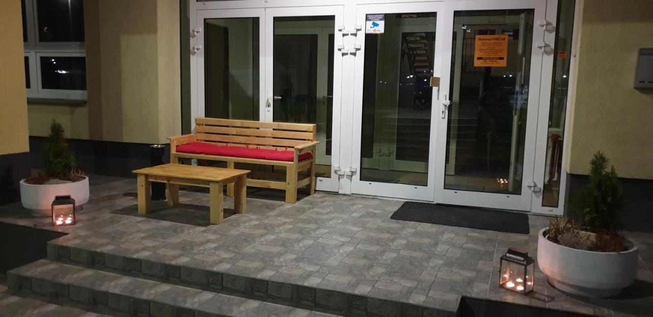 Ubytovna Funstar Tyn nad Vltavou Exterior photo